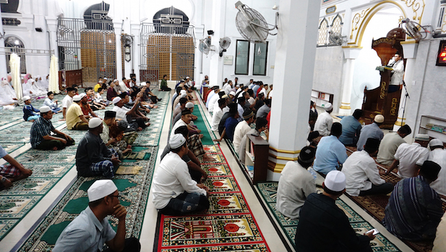 Tarawih di Masjid Bisa Dipidana?
